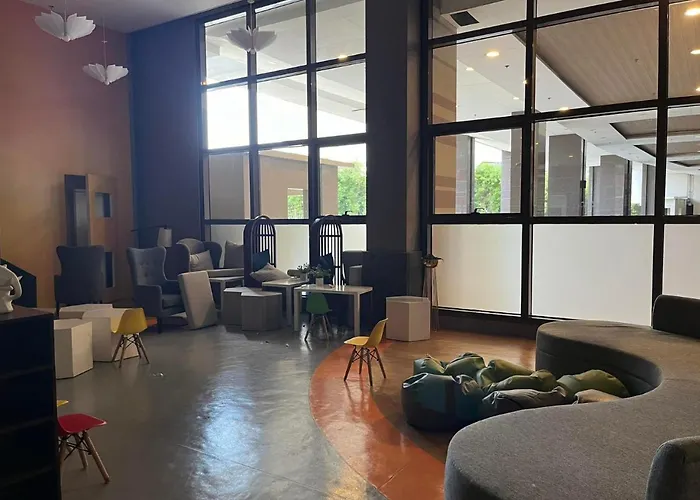 Apartment Bayfront In Pasay, With Balcony, Bay View, Near Moa, Okada, Picc, Airport, Wfh Ready Free Pool And Sauna Access Manila