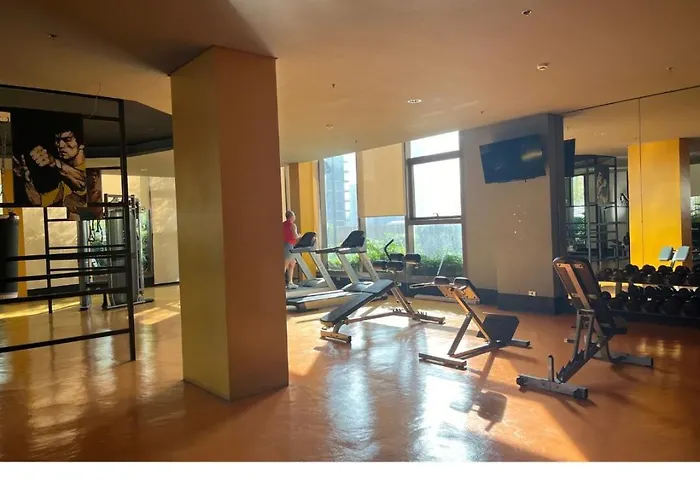 Bayfront In Pasay, With Balcony, Bay View, Near Moa, Okada, Picc, Airport, Wfh Ready Free Pool And Sauna Access Apartment