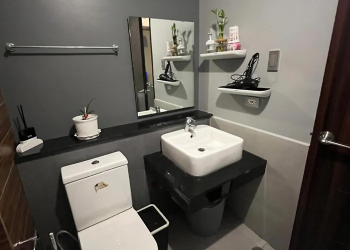 Bayfront In Pasay, With Balcony, Bay View, Near Moa, Okada, Picc, Airport, Wfh Ready Free Pool And Sauna Access Apartment